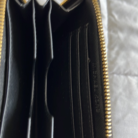 GUC Micheal Kors wristlet Black - Picture 3 of 6